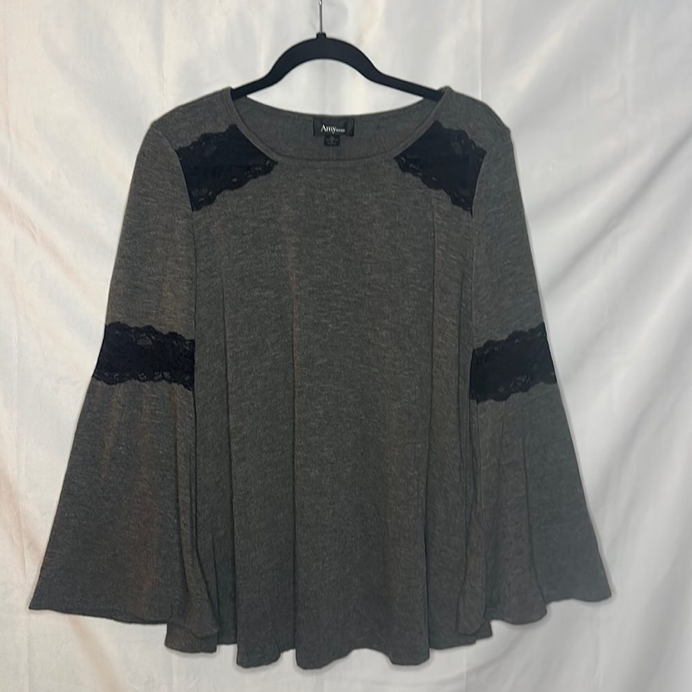 AMYWEAR GREY LACE DETAIL FLOWY SLEEVE SWEATER (XL)